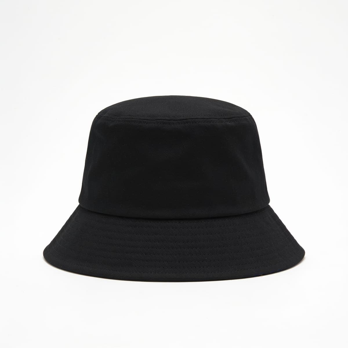 Reversible Two-Tone Bucket Hat — Black / Camel